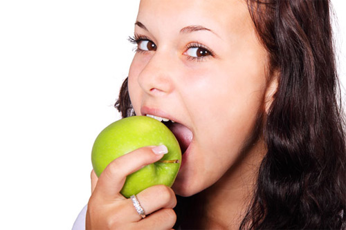 Ăn một quả táo mỗi ngày giúp bạn khỏe mạnh hơn