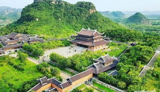 Ngôi chùa linh thiêng cho người hành hương đầu năm