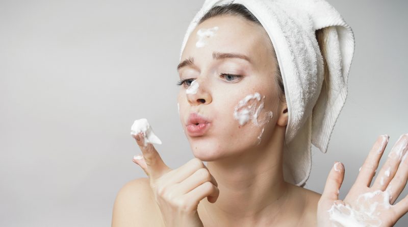Chú ý vấn đề là sạch da là bước cơ bản để bảo vệ làn da