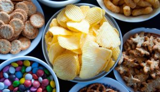 Những thực phẩm rút ngắn tuổi thọ bạn cần tránh xa